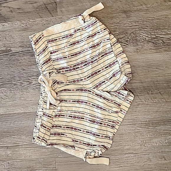 JOLT Stripped Chino Mid Rise Shorts Size 11/12 - Picture 1 of 6